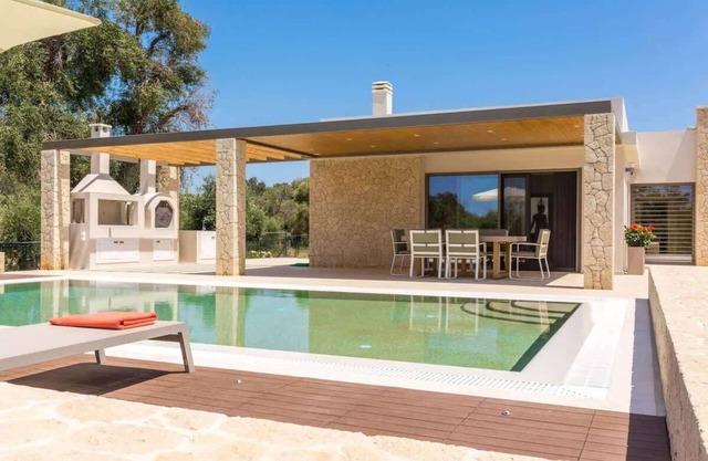 Villa Ianira – Private Pool, Gym & Garden Views