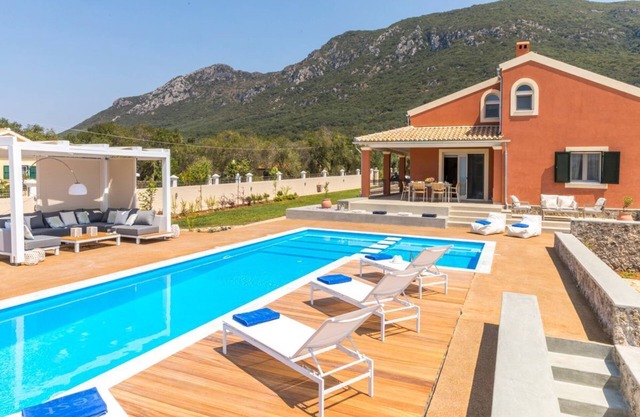 Villa Illios - Three Bedroom Villa, Sleeps 6