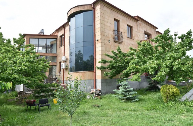 Villa in Nork