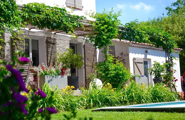 Villa in Provence private pool and landscaped garden