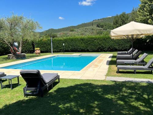 Villa in Tuscany with Private Pool & Views
