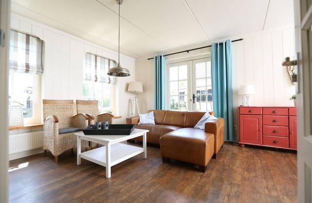 Villa in Wieringer Style with Hot Tub