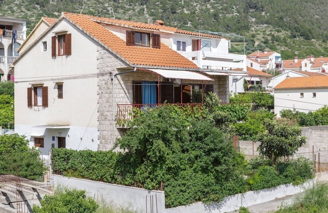 Villa Ina - house with pool in Komiža