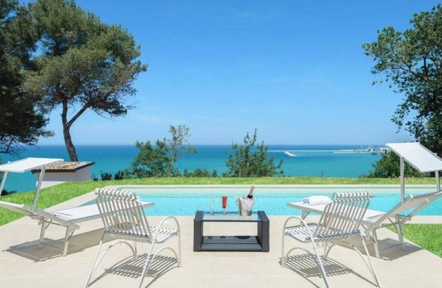Villa Krizia - Five Bedroom Villa, Sleeps 12