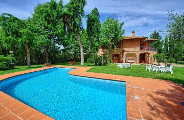 Villa Lauretana - Vacation Rental in Torrita di Siena, Tuscany