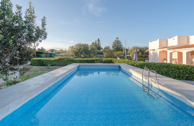 Villa 'Leale Plemmirio' with Private Pool, Wi-Fi and Air Conditioning