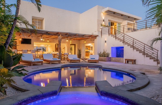 Villa Luna Nueva - Concierge and Maid Service included