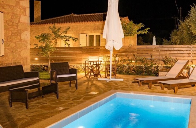 Villa Maria. One bedroom cottage with private pool