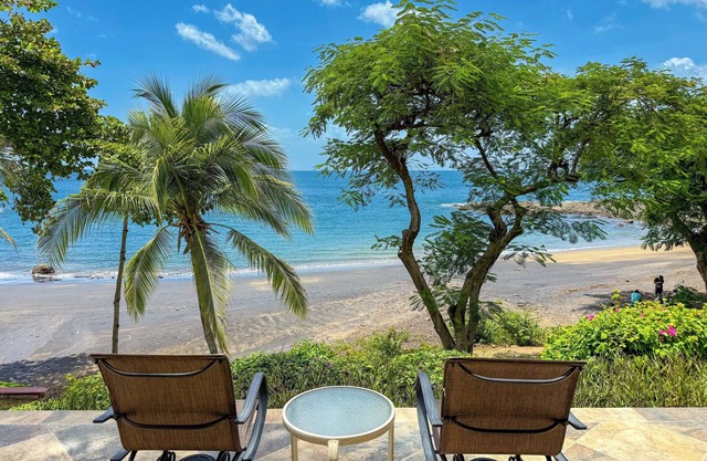 Villa Mariposa N°10 - Luxury Beachfront Escape, Private, Steps to Beach & Pool