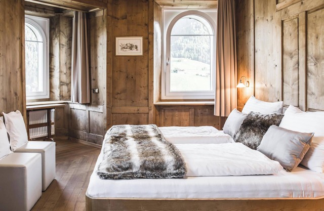 Villa Martiner Apartments Emilia with Mountain View, Terrace & Wi-Fi