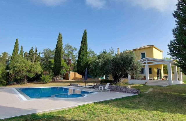 Villa Mayroula - Peaceful Location, Large Pool - NOW WEEKLY DISCOUNT -15%