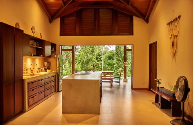Villa Paraíso 3 bed, 2 bath w/pool and AC-15 min from Punta Uva