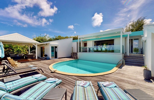 Villa Petit Paradis…3BR, Pool, Stunning Views on Orient Bay