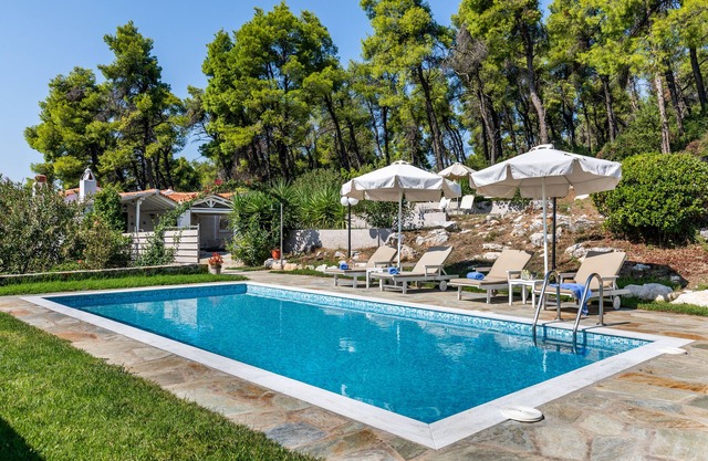 Villa Pine Trees by Kardous - for the pure Greek summer feeling!