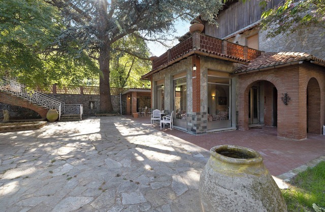 Villa "Pratolina" with Private Terrace, Balcony & Wi-Fi