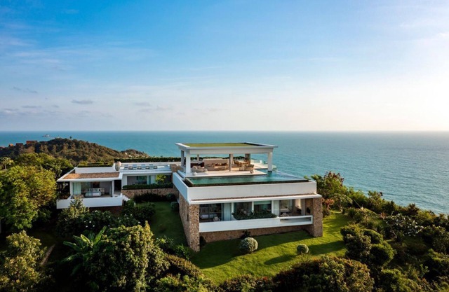 Villa Sanoh - Five Bedroom Villa, Sleeps 10