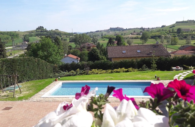 Villa Sofia with swimming pool and Unesco Piedmont garden
