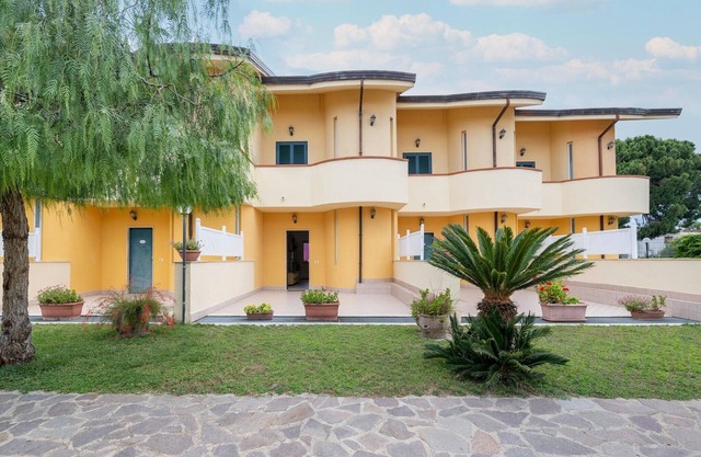 Villa Steps from the Beach