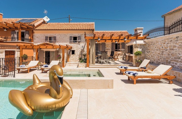 Villa Stone (V9131-K1) - Skradin