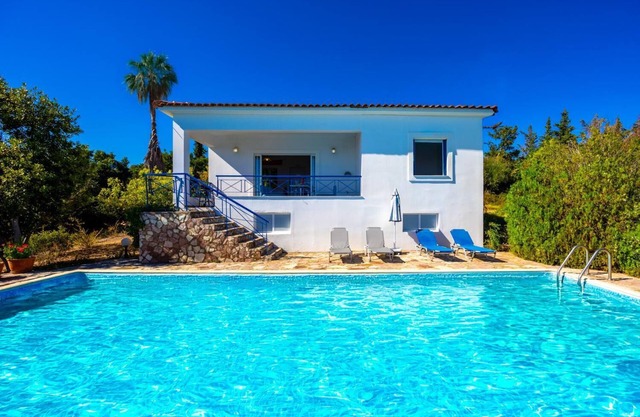 Villa Thalia - Two Bedroom Villa, Sleeps 5