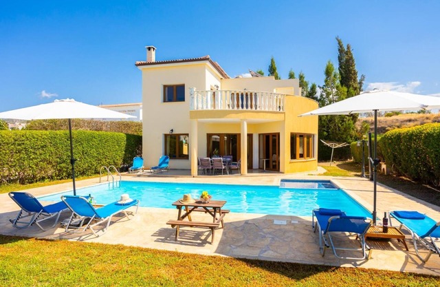 Villa Tsikkos Tessera