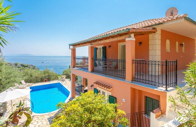 Villa Vasillis - Three Bedroom Villa, Sleeps 7