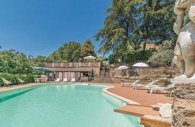 Villa Veneranda: A characteristic and welcoming two-story age-old farm house surrounded by meadows and by green hills, in the border area between Umbria and Tuscany, with Free WI-FI.