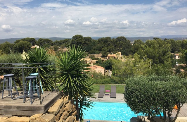 Villa with pool Saint Cyr Lecques, 8 people, beach 10 minutes walking distance