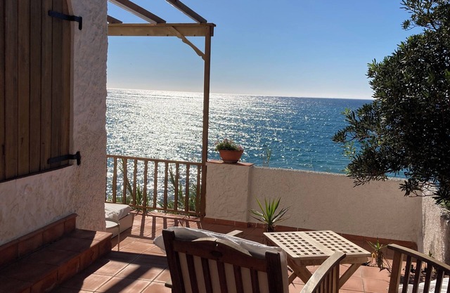 Villa with private access to the beach, great intimacy