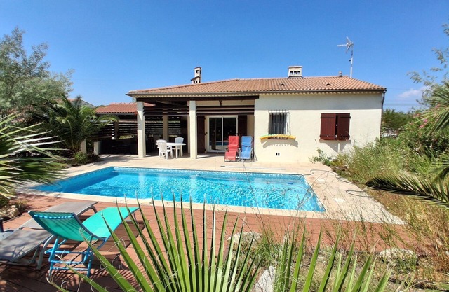 Villa with swimming pool not overlooked near the gulf of Saint-Tropez