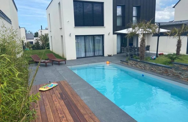 Villa Yara - moderne avec piscine (Plage à 700m)