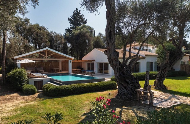 Villa Zo - Four Bedroom Villa, Sleeps 8