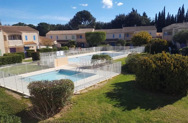 VILLAGE DE LA MER