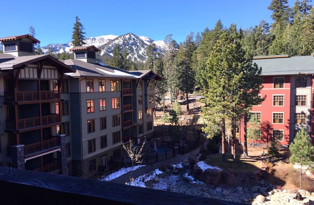 Village Top Floor Lincoln House - Great 2 Bedroom With View of Mammoth Mountain
