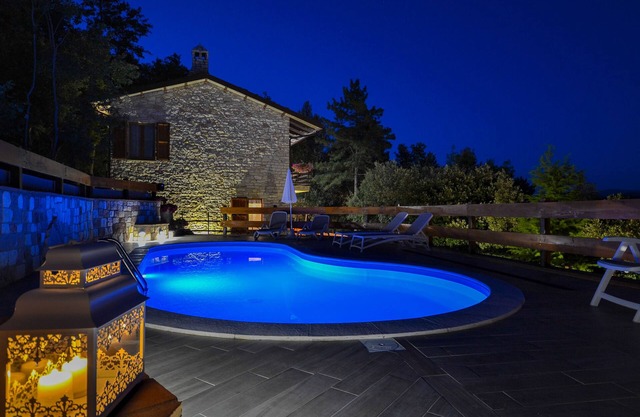 VillaSubasioRelax, panoramic villa with swimming pool, natural park, Spello, Assisi