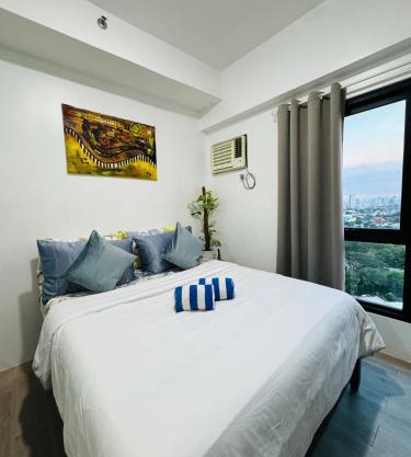 Vinia Infinity Studio 1 Near Malls with WiFi and Netflix