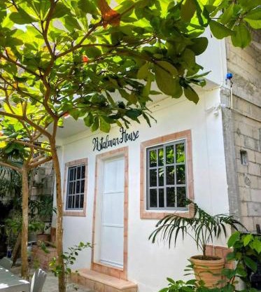 Vistalmar House