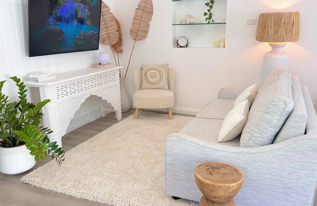 Wai Tui Villas, couples getaway-4min walk to beach