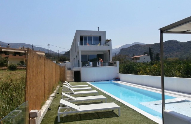 Wake up and relax among the orange trees! Villa with private pool!!