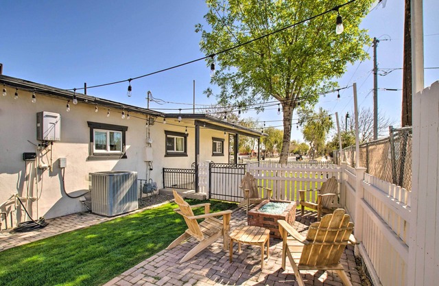 Walk to Downtown: Gilbert Home w/Fire Pit!