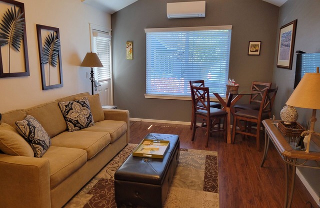 WALK TO DOWNTOWN & OLD MILL-1 BLOCK TO THE RIVER-MODERN/ATTRACTIVE 1 BDR SUITE