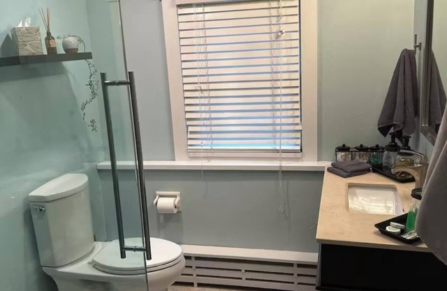 Walk to Everything Charming 2-bedroom apartment in fabulous New Paltz