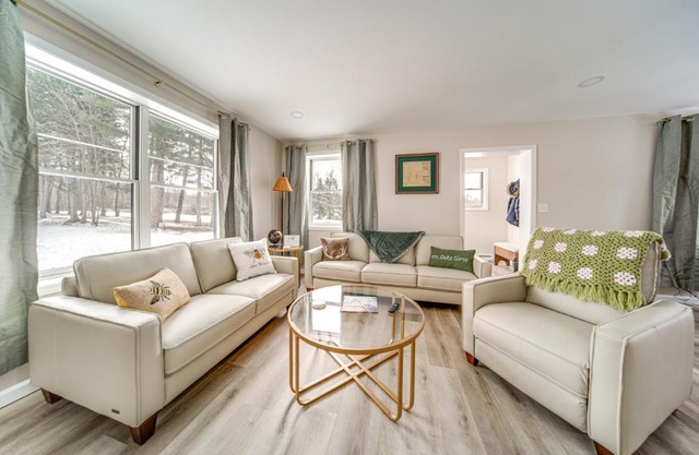 Walk to Lake Pet-Friendly Cottage in Jamestown!