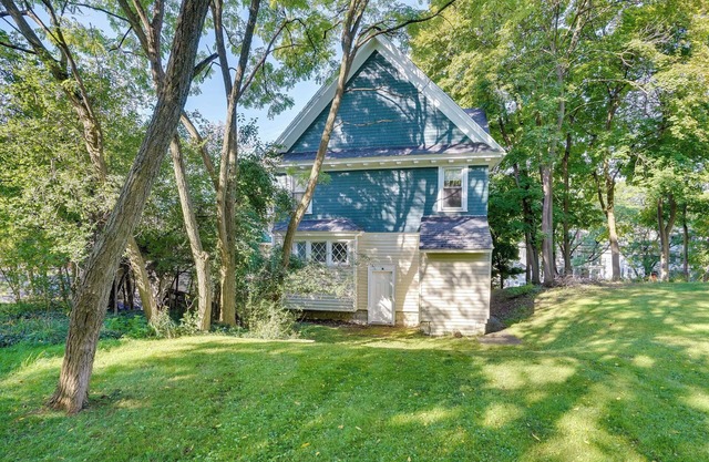 Walk to Syracuse Campus: Family-friendly Home!