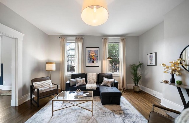 Walkable 2BR near Findlay Market Downtown UC