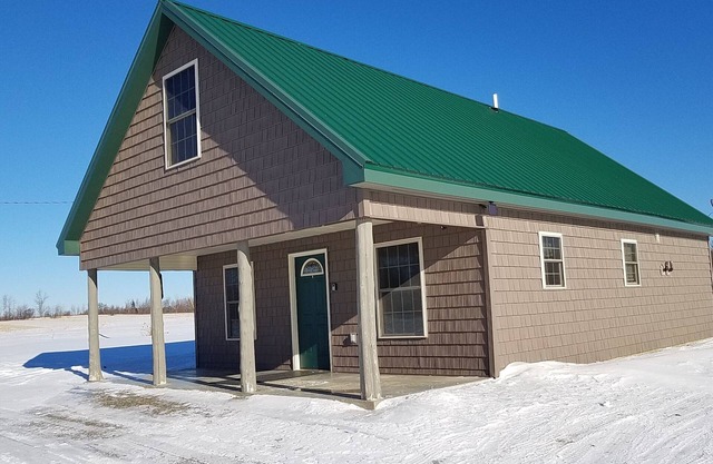 Want to see the eclipse. This cabin is just the place for you.