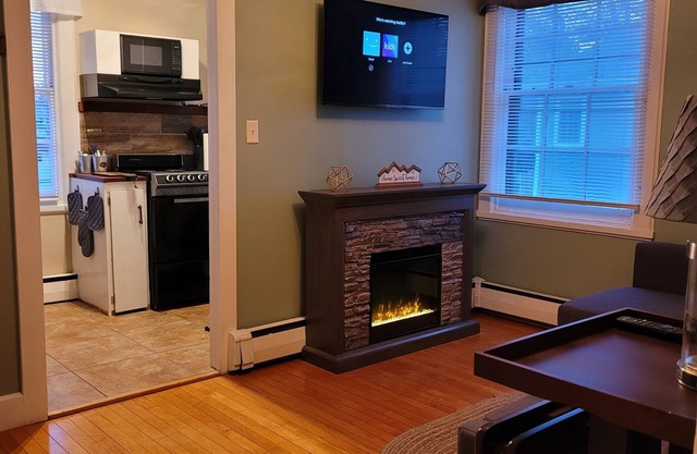 Warm and Inviting Rustic design Vrbo in Taunton