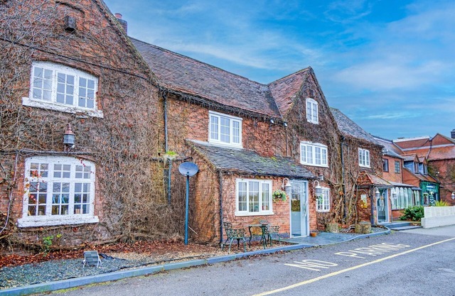 Warwickshire Park Hotel Kenilworth by Belvilla