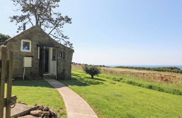WASHINGPOOLS, pet friendly, with open fire in West Bexington