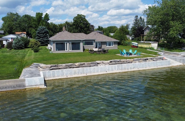 Water's Edge: Your Gateway to Prince Edward County